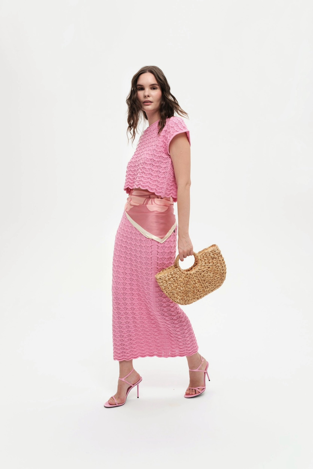 Розовая трикотажная юбка