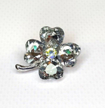 Брошь. Брошка. Клевер-четырехлистник — символ удачи. Цвет белый