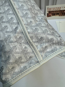 Белая двухсторонняя сумка шоппер Anjou GM Maison Goyard