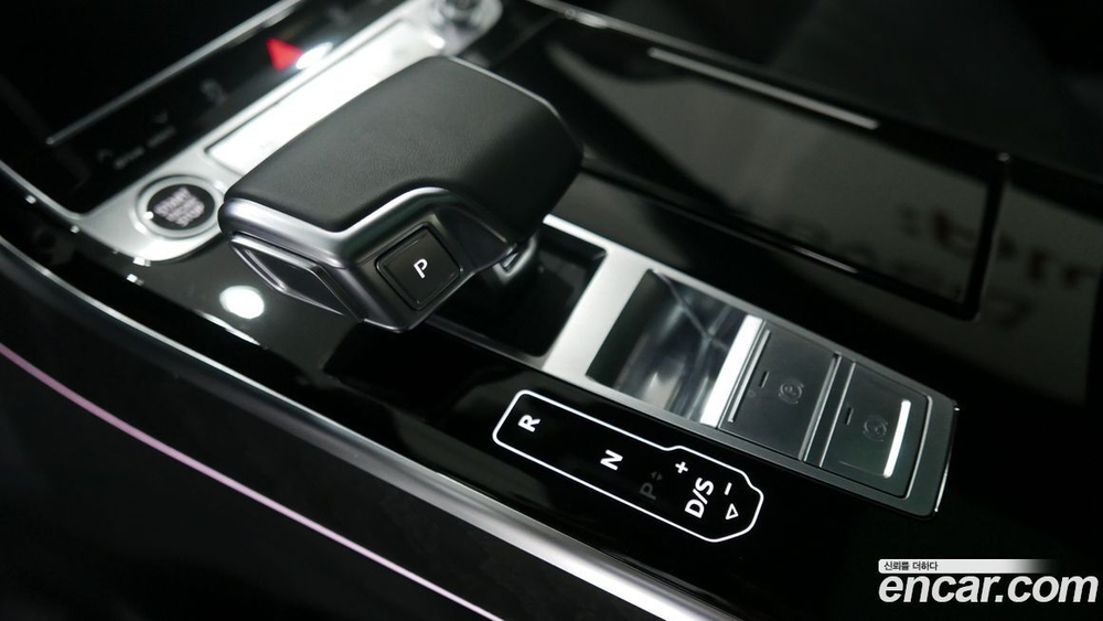 Audi A8 (D5) 55 TFSI Quattro Premium LWB (12.2022)