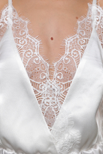 Боди с кружевом молочное