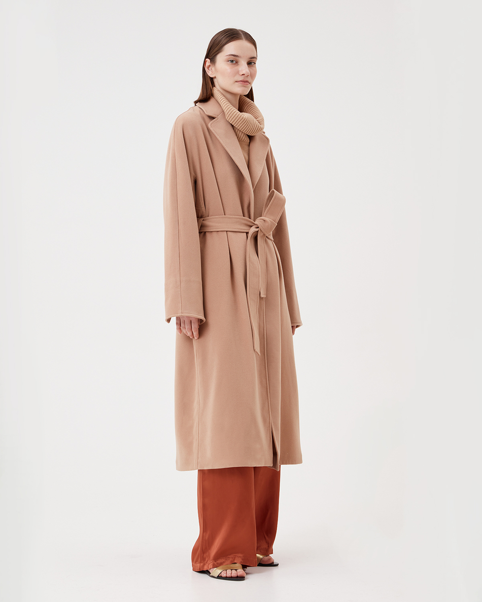 Пальто на поясе