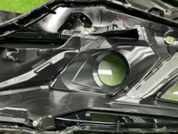 Стекло и корпус фары Toyota Camry xv70 (2017-2024)