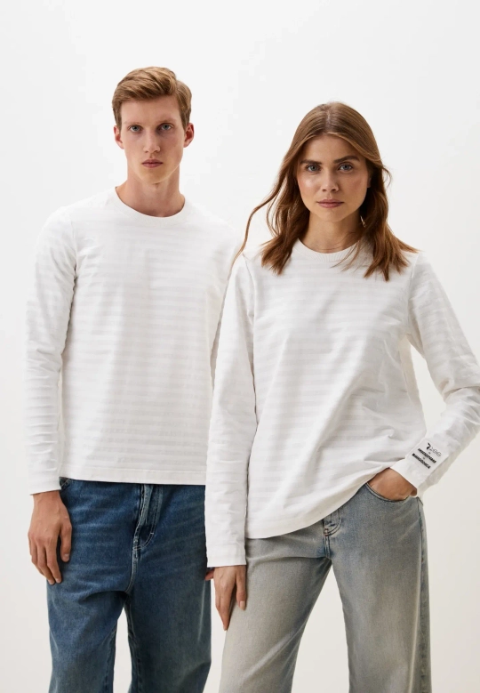 Лонгслив «Кибертельняшка с рукавом» коллаборация «7.2.66 х КИБЕРДЕРЕВНЯх КИНОПОИСК»