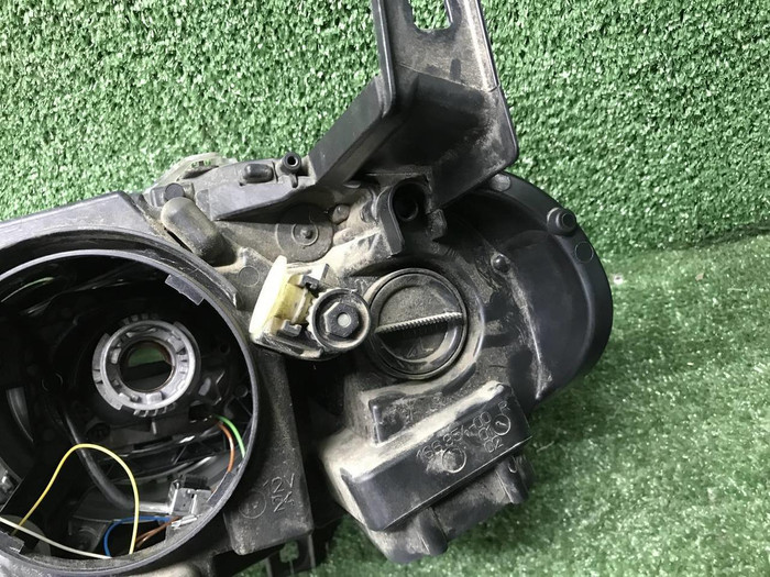 Фара правая BMW X6 E71 (2007-2012) ксенон