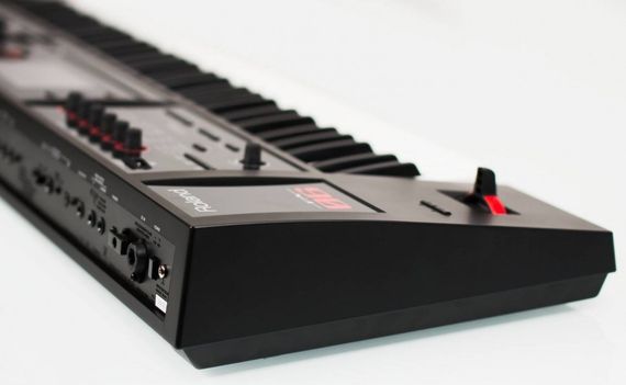 ROLAND FA-06 рабочая станция 61 клавиша