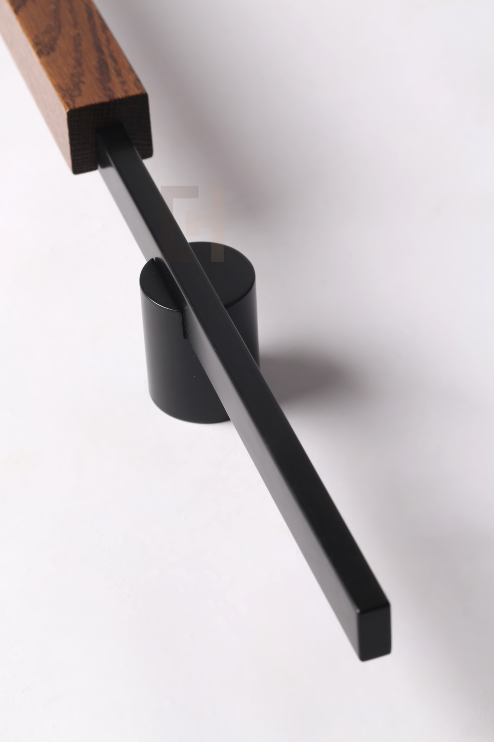 SQUARE NEEDLE