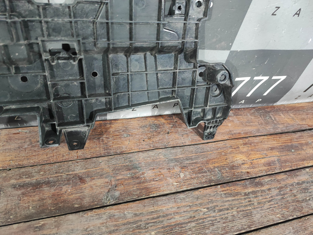 Кронштейн решетки радиатора Haval M6 2 21-нв Б/У Оригинал 5509020XKZ0YA