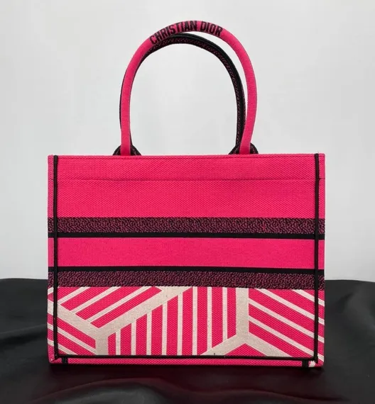 Сумка Dior Book Tote, модель среднего формата розовый