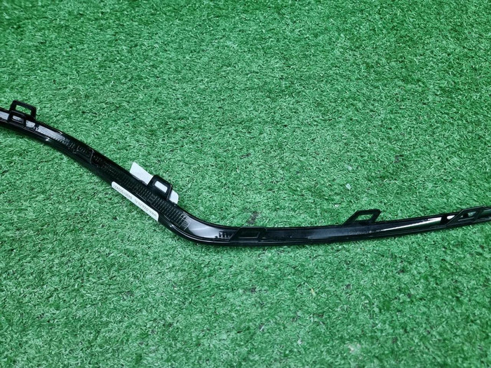 Молдинг перед. бампера Mercedes GLE V167 18-24 AMG