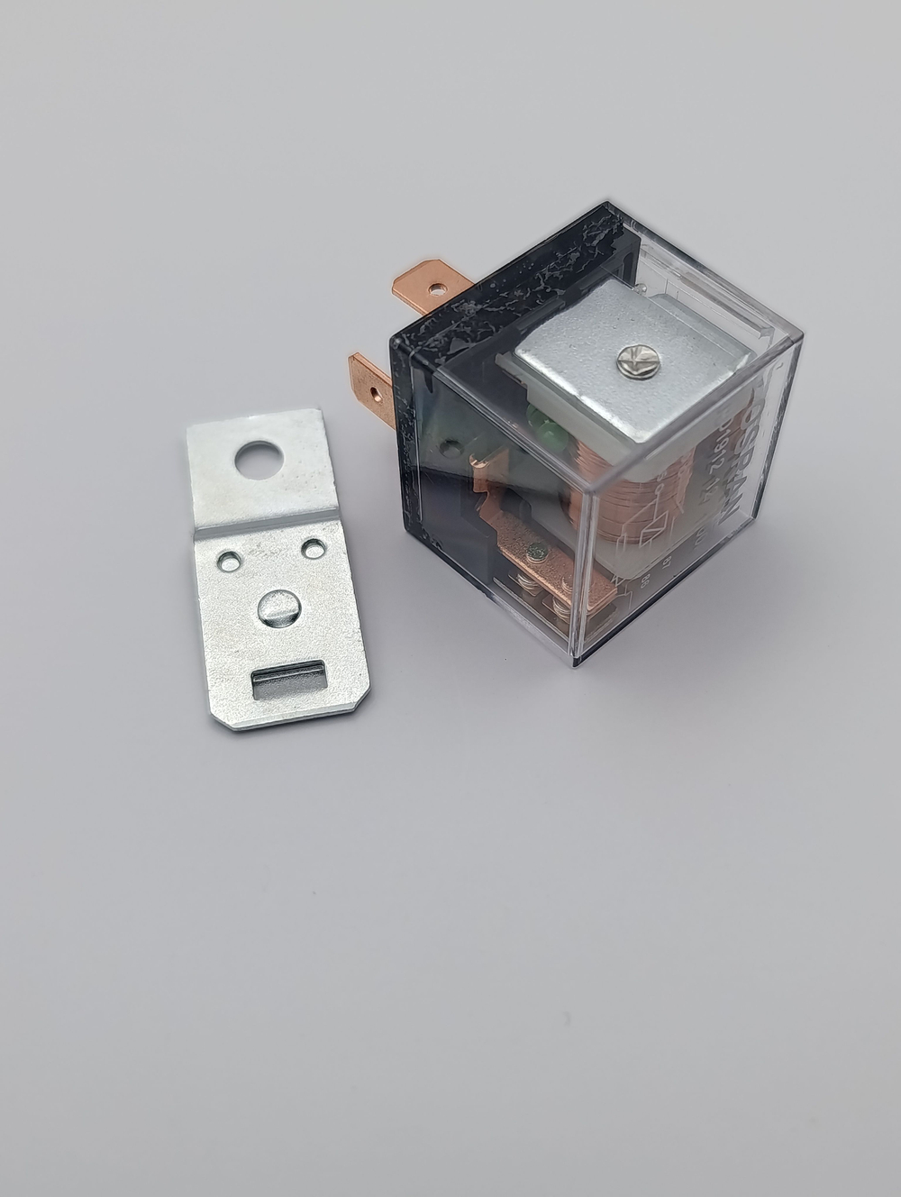 Реле 1+1 автомобильное 12V 100А с индикатором, комплект 4-х + 5-ти контактных реле , с кронштейном, прозрачное