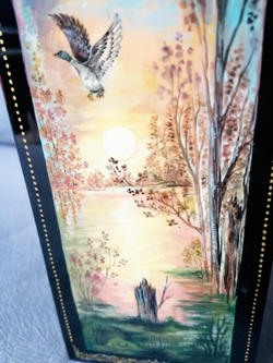 Подарочный футляр  под бутылку с полной росписью "Охота". (Палех)