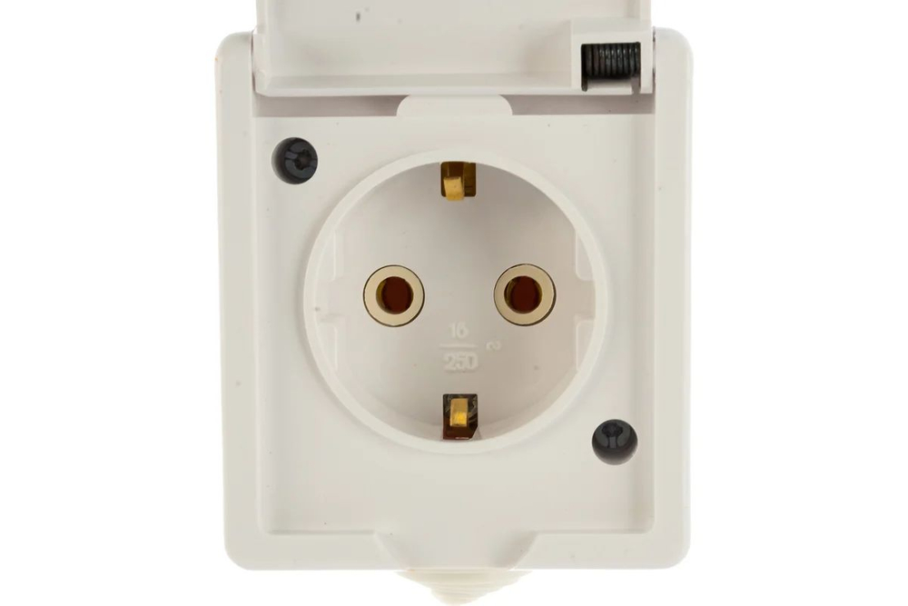 IP44 Розетка брызгозащищенная откр.уст.с з/к одномест.(16А) РА16-660