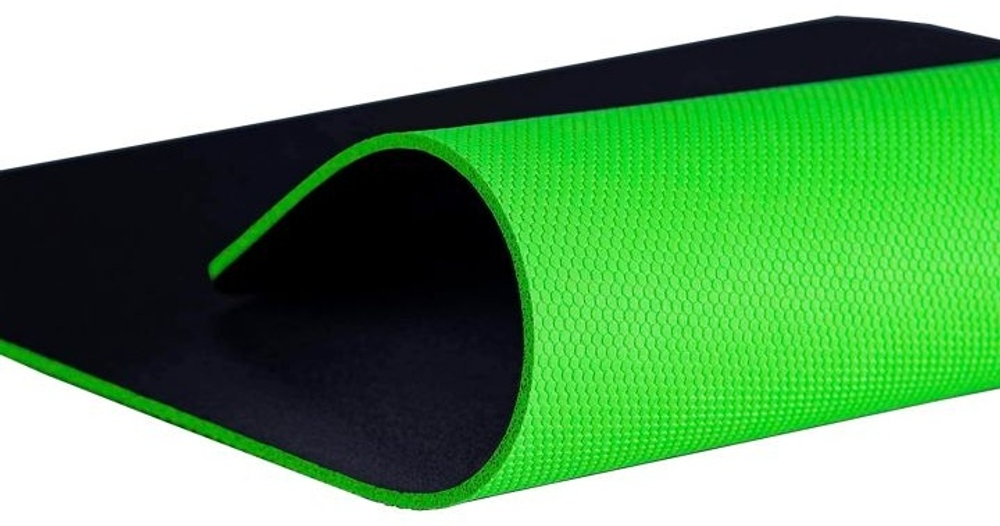 Коврик для мыши Razer Gigantus V2 Medium RZ02-03330200-R3M1 черный