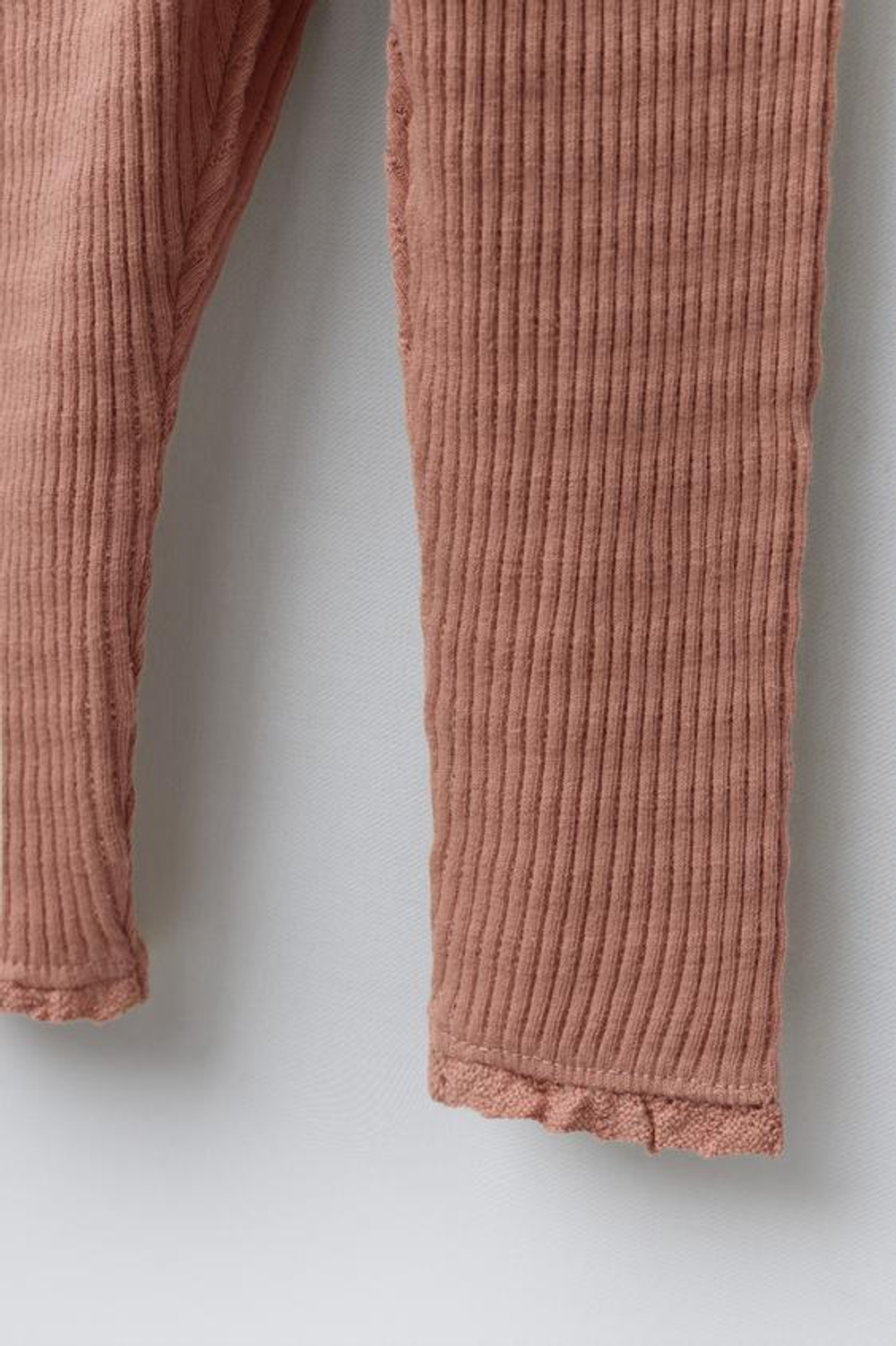 ZARA КОМПЛЕКТ ИЗ БОДИ И ЛЕГИНСОВ С КРУЖЕВОМ, ЦВЕТ РОЗОВОГО МЕЛА