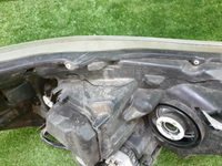 Битая Фара левая Toyota Hilux 8 (2015-2020) LED
