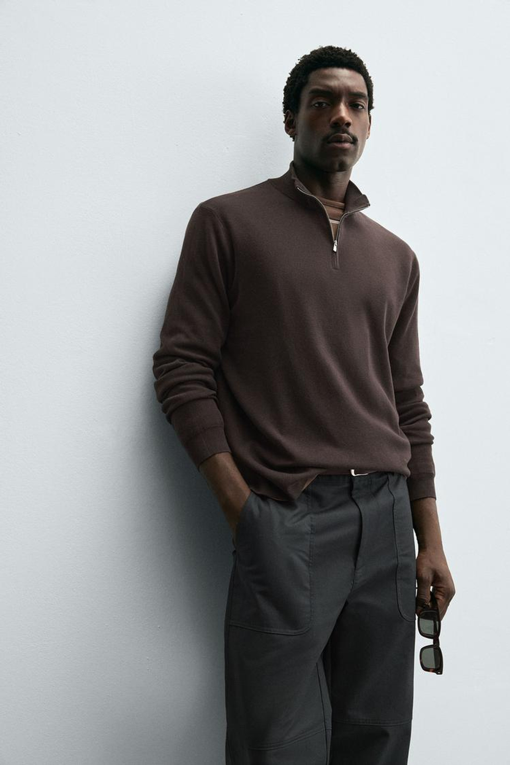 ZARA ДЖЕМПЕР ЖЕМЧУЖНОЙ ВЯЗКИ С МОЛНИЕЙ, ТЕМНО-КОРИЧНЕВЫЙ