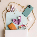 Фиолетовый бесконтактный клиторальный стимулятор 10см Womanizer Liberty 2 Purple WZ112SG5