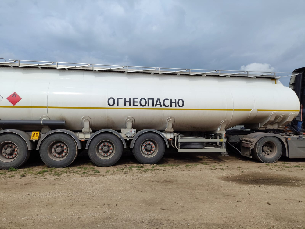 FoxTank 8777 Полуприцеп цистерна 877721 (светлые нефтепродукты)