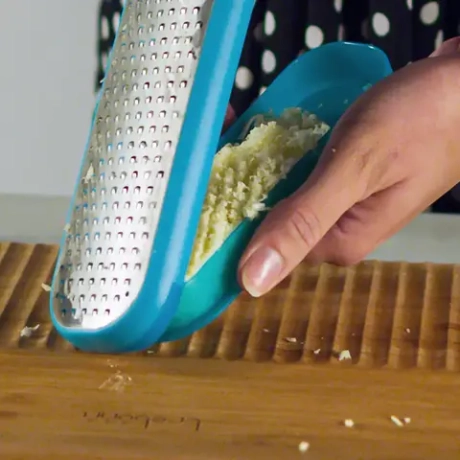 Терка мелкая с ручкой с контейнером 27.5см Trebonn Kitchen Tools голубой