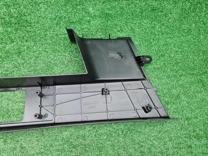 Накладка переднего бампера Mercedes Actros (11-нв)