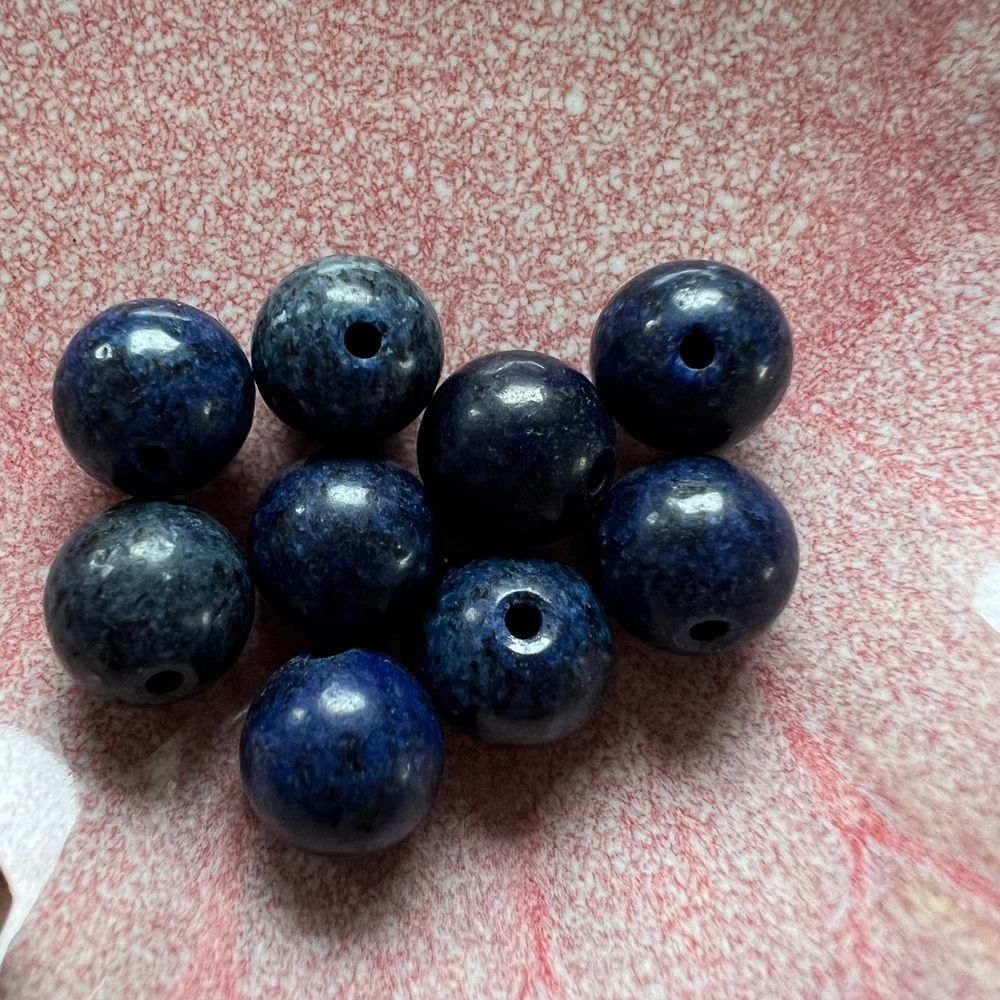 Содалит. Камни для изделий на заказ. Цена зависит от вида заказанного изделия