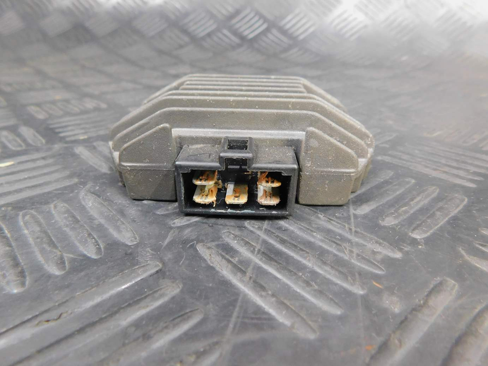 Реле зарядки Yamaha TDM850 RN03J 2001