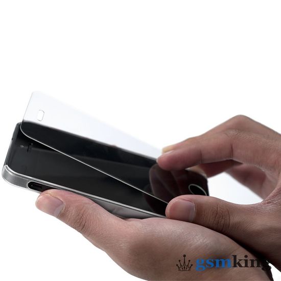 Поклейка стекла на iPhone