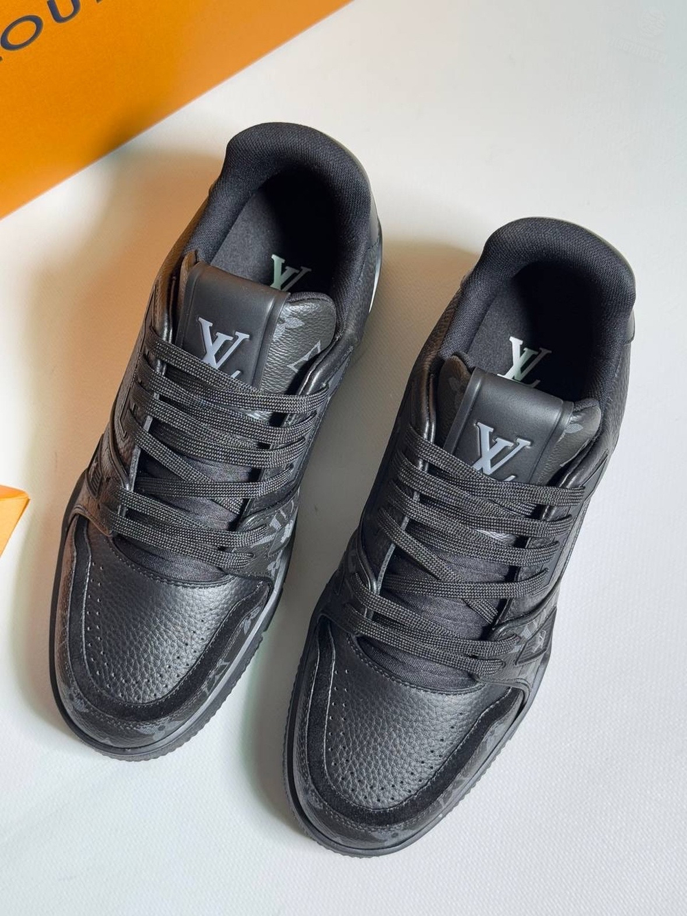 Кроссовки Louis Vuitton Trainer
