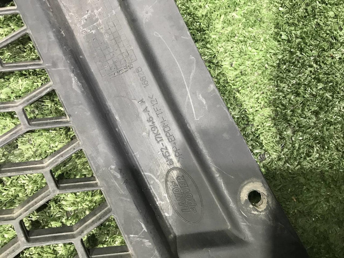 Решетка переднего бампера Land-Rover Freelander 2 (2006-2010)