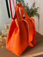 Женская сумка-шоппер из натуральной кожи оранжевого цвета