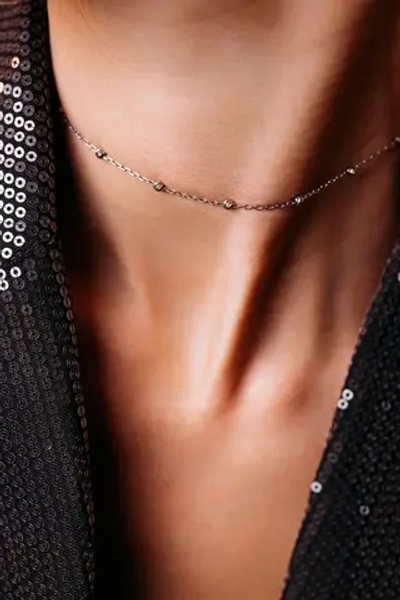 Колье "QUIET LUXURY" с шариками и алмазными гранями в серебре