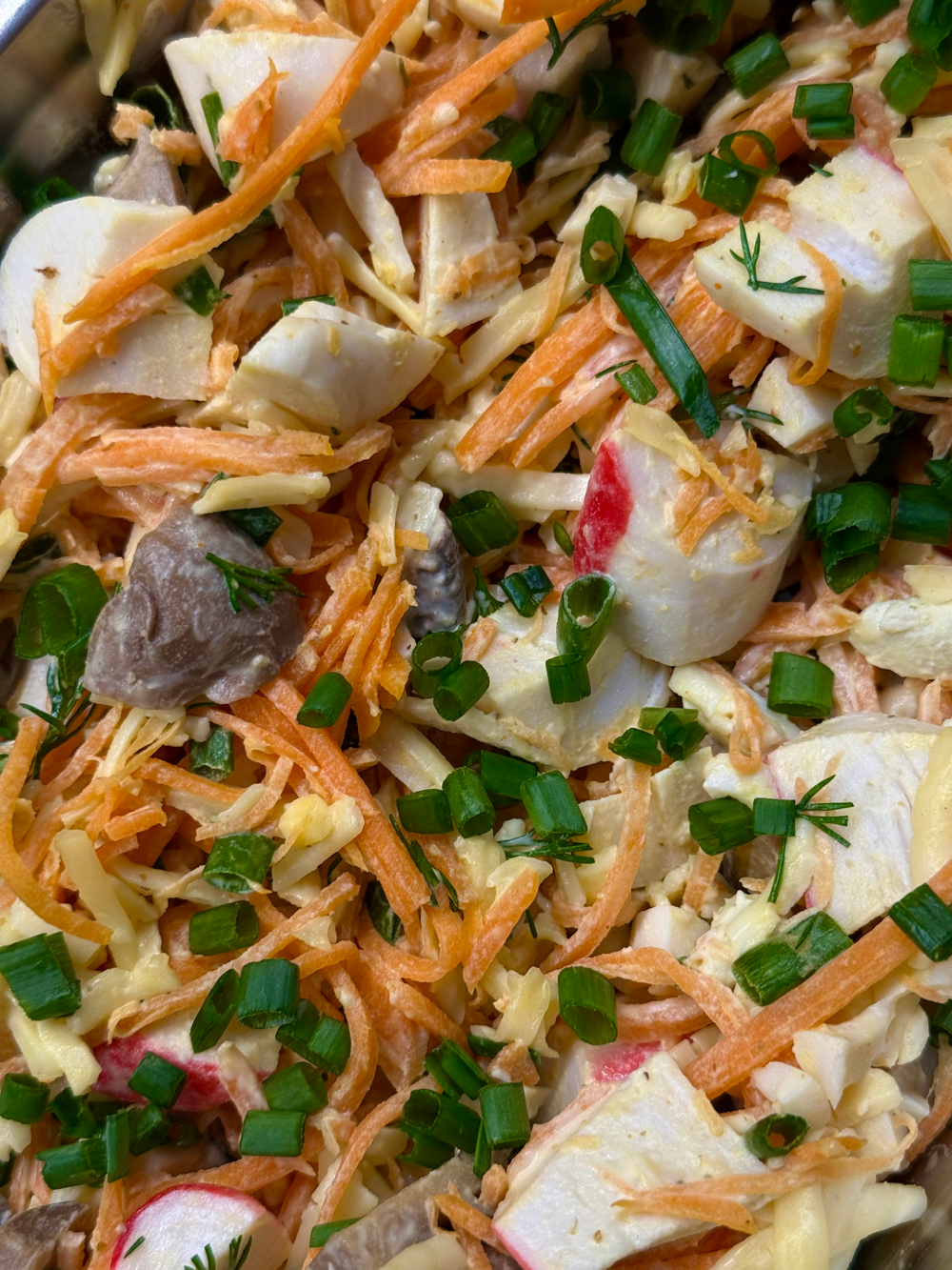 Салат с Крабовыми палочками, Грибами и Корейской морковкой 180г