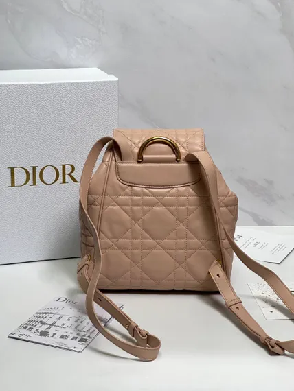 Рюкзак Dior Caro розовый, модель среднего формата