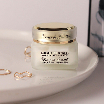 Питательный крем-корнеотерапия NIGHT PRIORITY