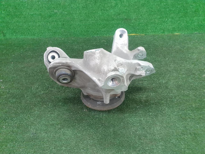 Кулак задний правый BMW M8 F91 (2019-н.в.)