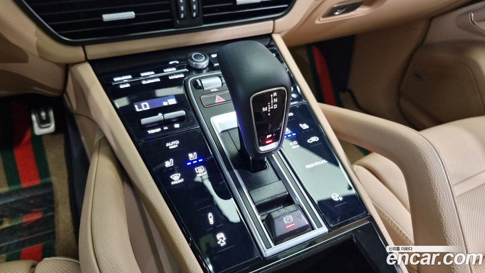 Porsche Cayenne (PO536) 3.0 E-Hybrid Coupe (02.2021)
