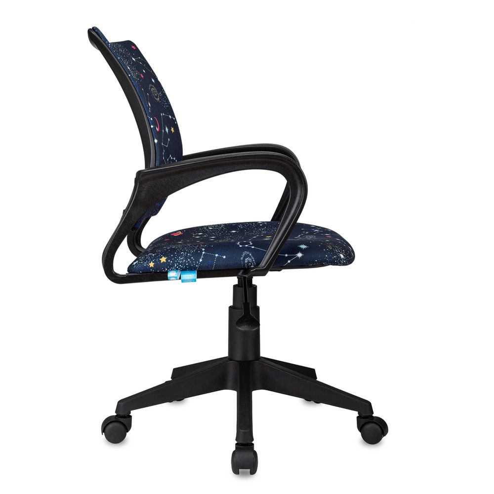 Кресло детское Helmi HL-K95 R (695) "Airy", спинка сетка /сиденье ткань с рисунком зодиак т.синий, пиастра