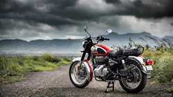 Royal Enfield Classic 350 Chrome Red