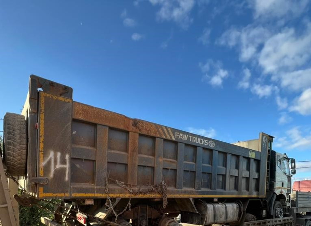 FAW J6 8x4 Самосвал СА3310Р66K24T4E5
