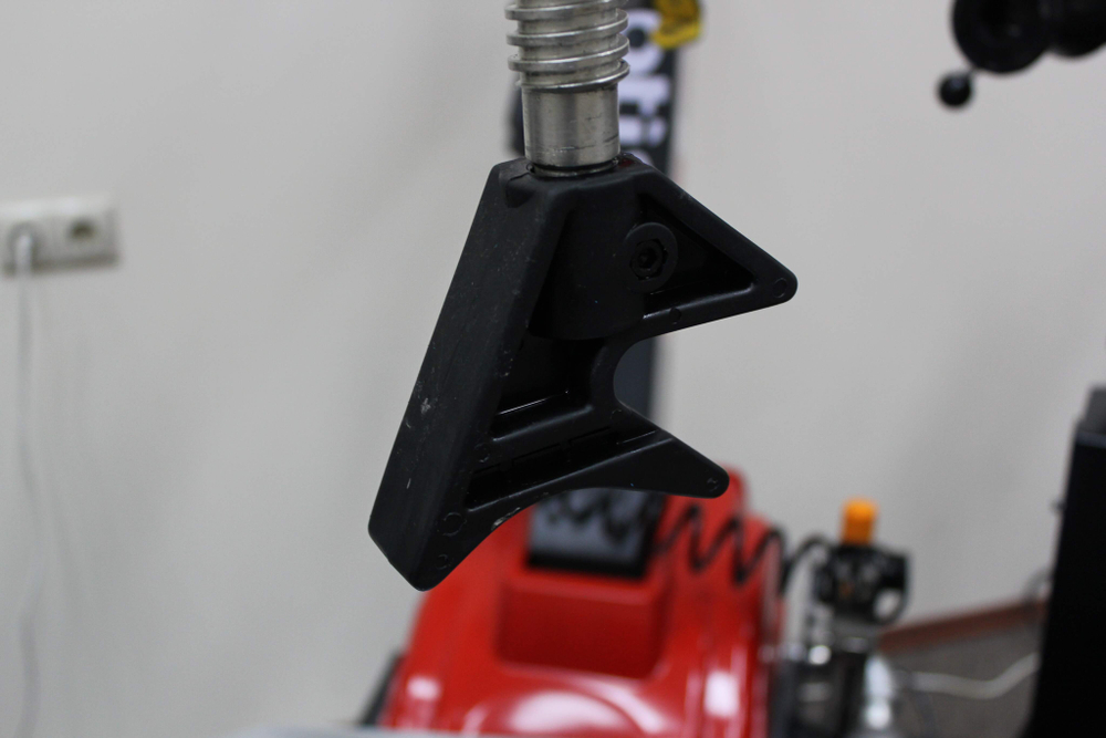 L2 Левая вспомогательная рука для автоматического шиномонтажного станка