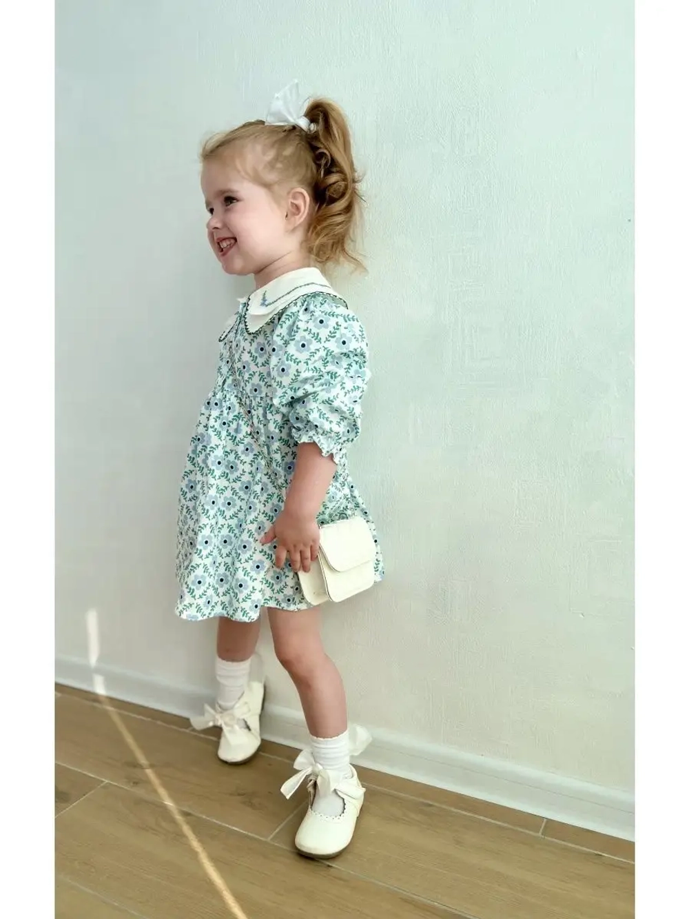 Платье нарядное с воротничком