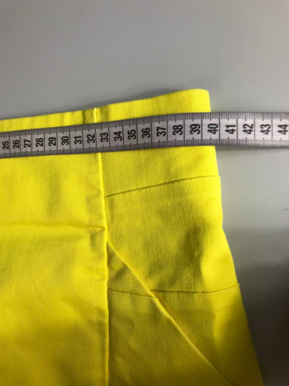 Юбка H&M цвета сочного лимона, маркировка 42, визуально на 48 размер