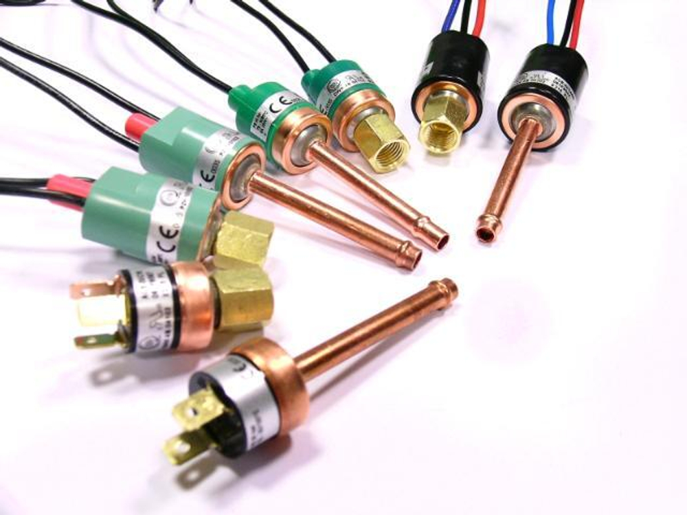 Картриджный прессостат ACB-2UA520W 061F7520