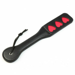 Черная гладкая шлепалка «Сердца» - 38 см. (Цвет: черный с красным)