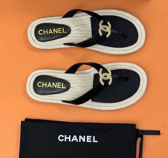 Босоножки CHANEL из каната с кожаными вставками