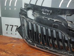 Решетка радиатора Skoda Rapid 1 12-20 Б/У Оригинал 5JA853668