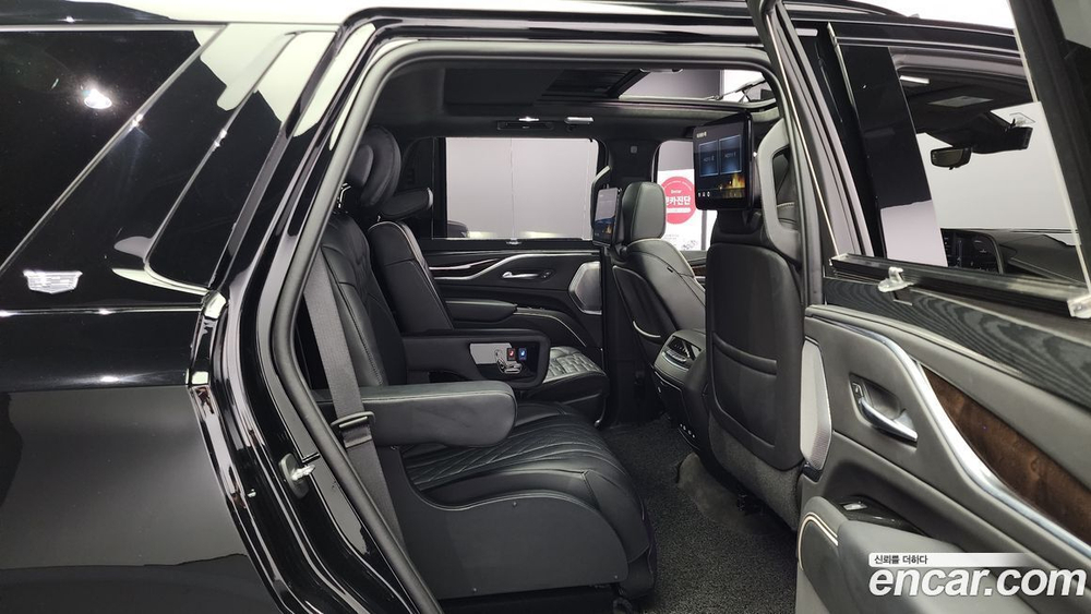Cadillac Escalade 5 Generation 6.2 (08.2022)