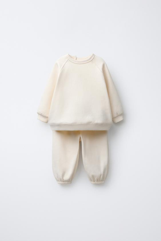 ZARA БАЗОВЫЙ КОМПЛЕКТ ИЗ ТОЛСТОВКИ И БРЮК-ДЖОГГЕРОВ, ЭКРЮ