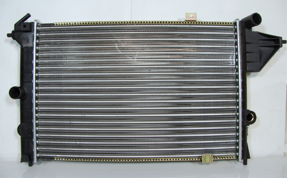 Радиатор охлаждения Opel Vectra A